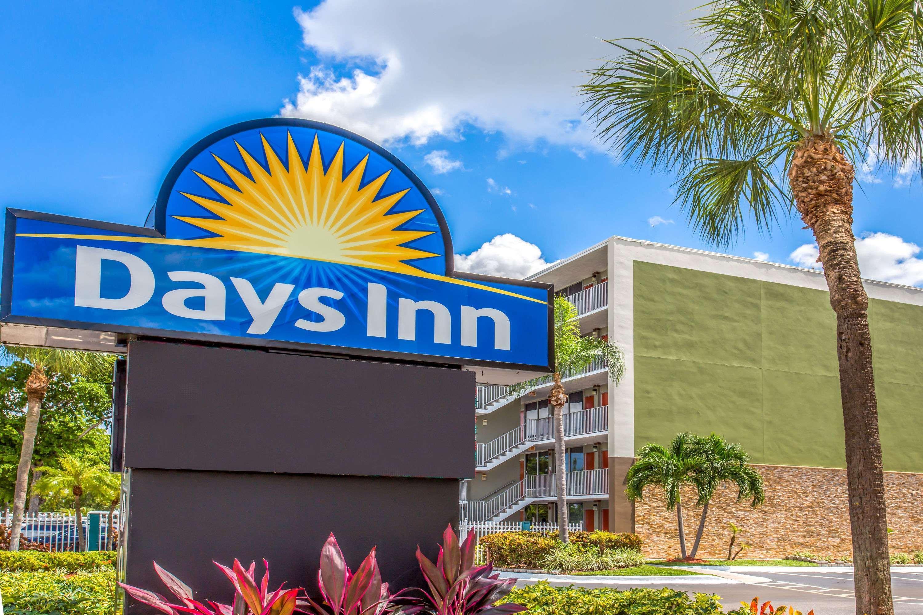 Days Inn By Wyndham Fort Lauderdale Airport Cruise Port Extérieur photo