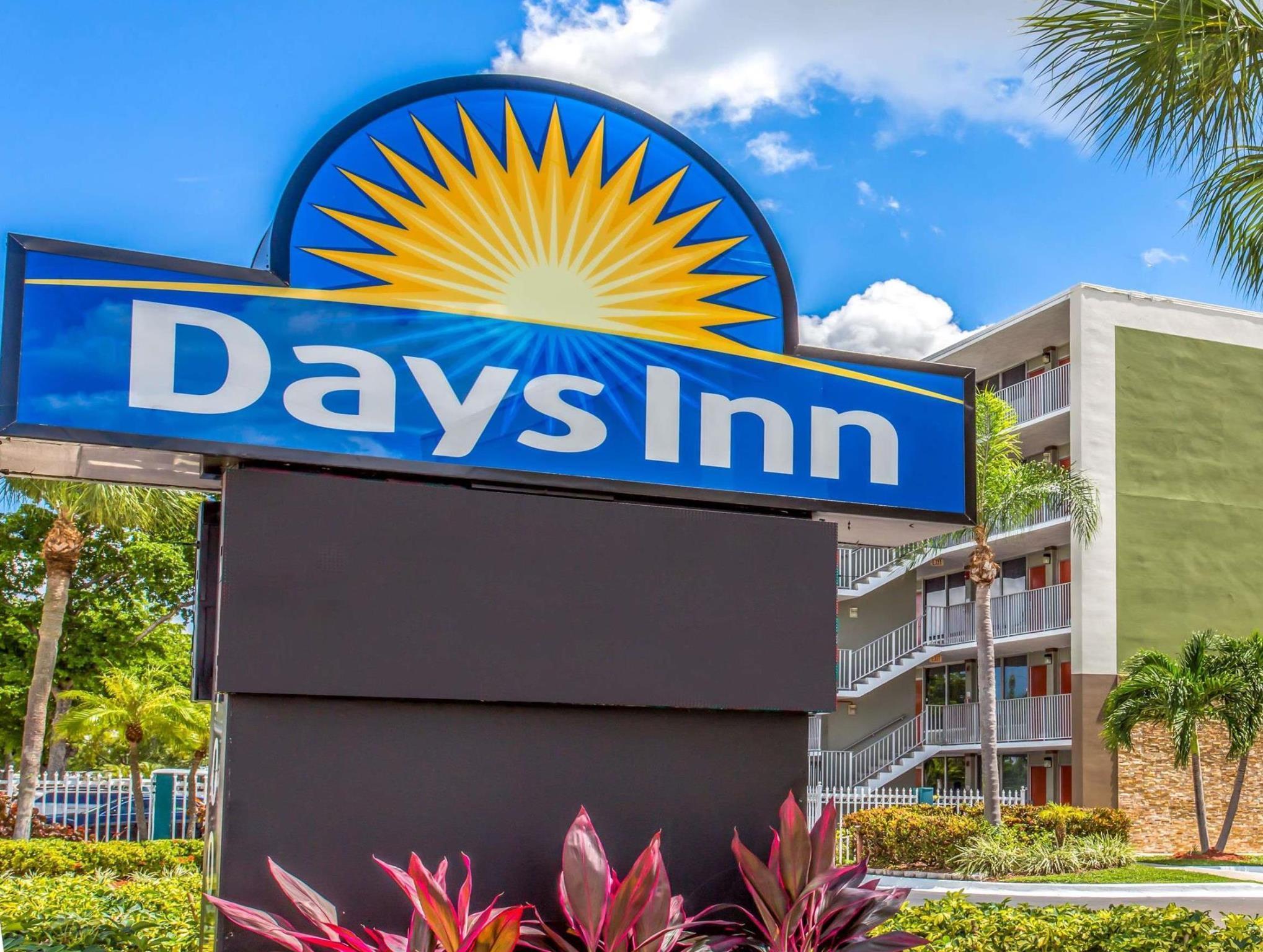 Days Inn By Wyndham Fort Lauderdale Airport Cruise Port Extérieur photo